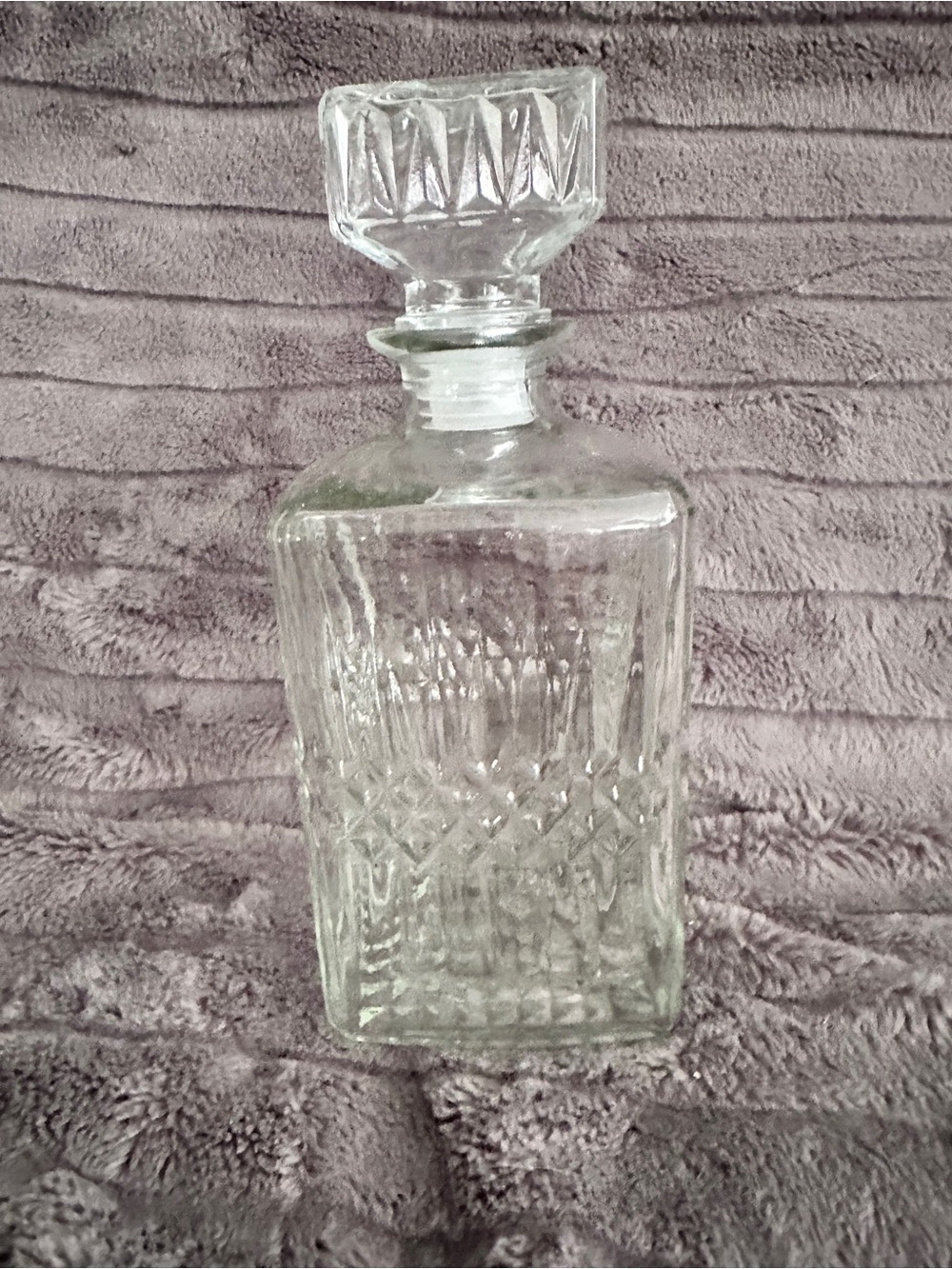 Clear Cut-Pattern Glass Decanter with Faceted Stopper